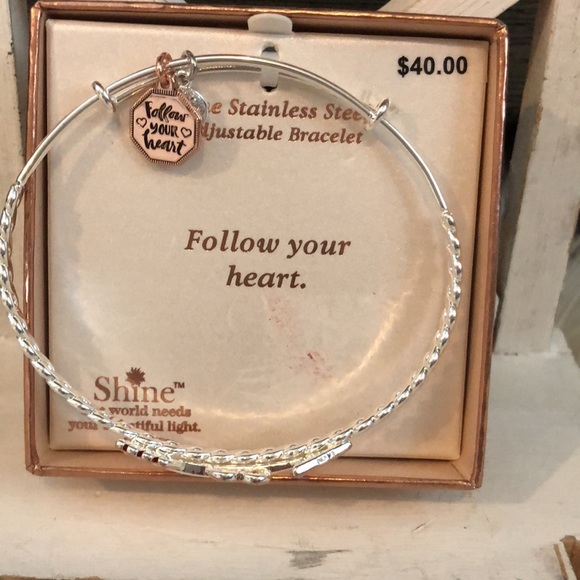 Arrow bangle bracelet - Picture 2 of 7